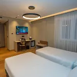 Mozart Hotel 4*
